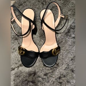 Gucci leather black sandals (heels)